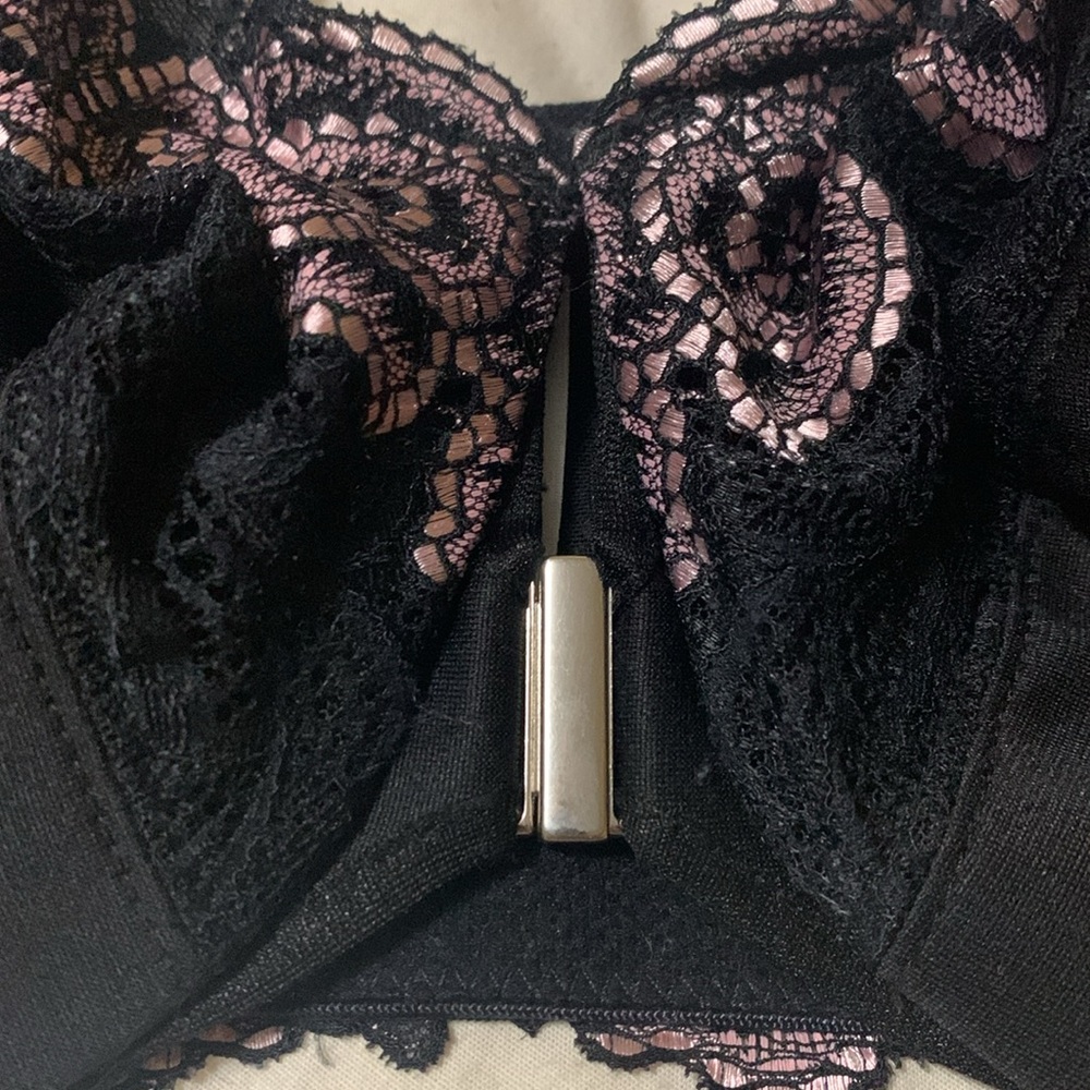 NWOT Bramour 44D black bra - Picture 2 of 4